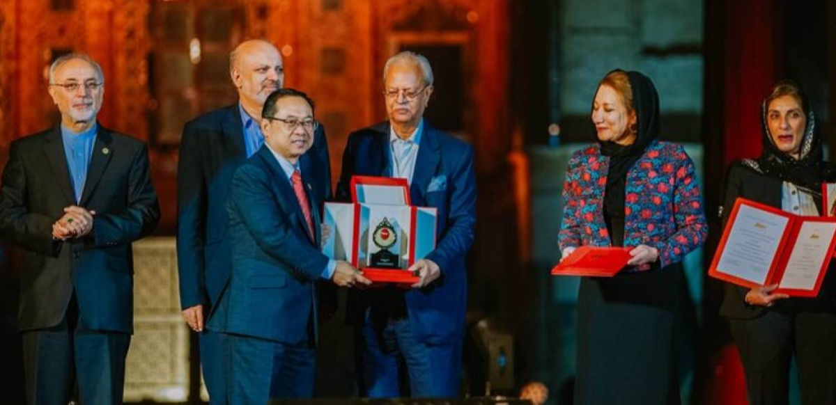 UTM Vice-Chancellor Makes History as Malaysia’s First Mustafa Prize Laureate in Iran